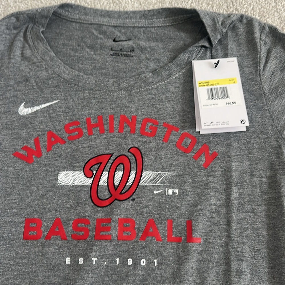 Women’s Nike Washington Nationals tshirt-new-size small - Picture 2 of 5